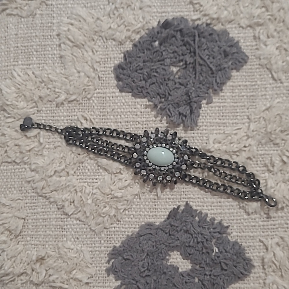 Simply Vera metallic bracelet with light blue center stone ✨️